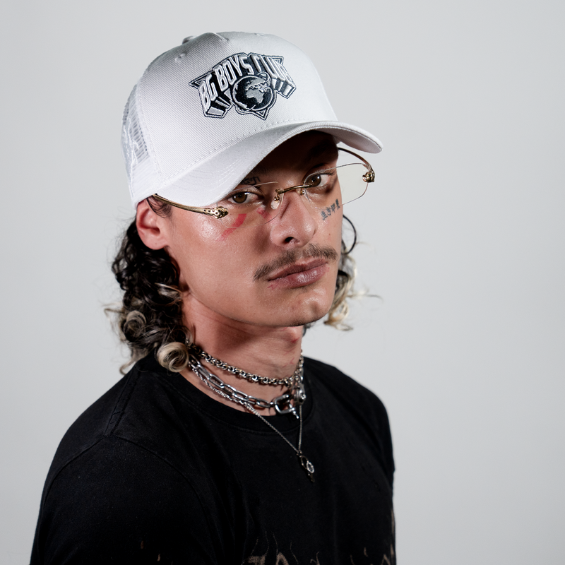 WHITE TRUCKER