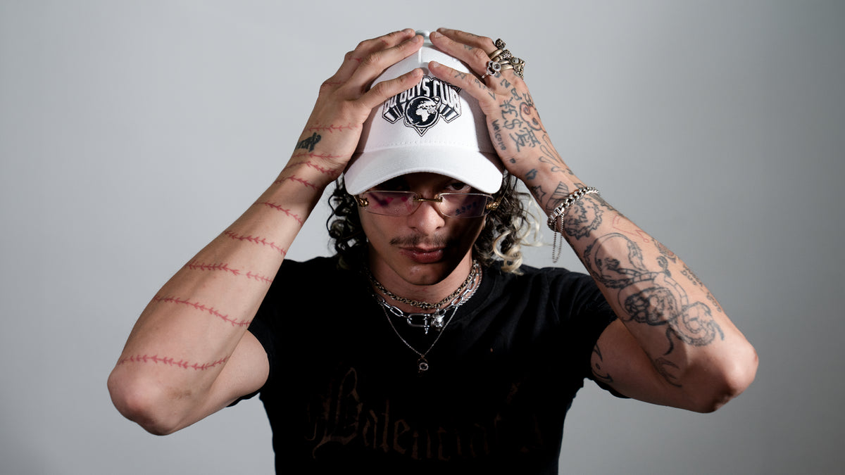 WHITE TRUCKER