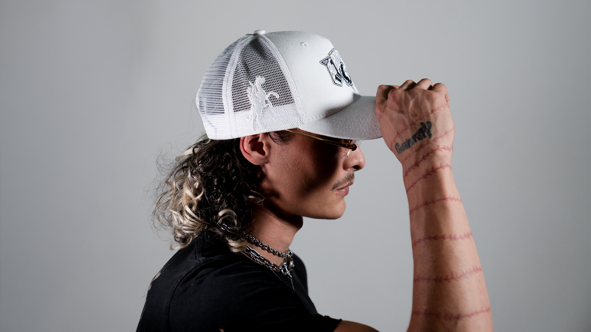 WHITE TRUCKER